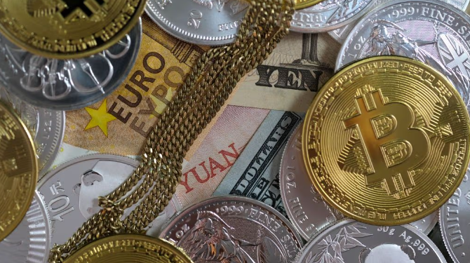 鉴于特朗普支持加密货币的立场，现在是时候彻底放弃黄金转而支持比特币了吗？ 